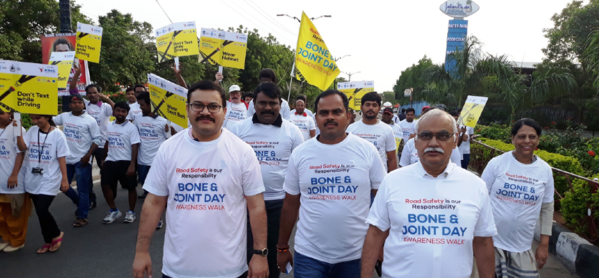 KIMS Hospitals in association with TCOS (Twin-cities Orthopedics society) and Indian Orthopedic Association Organize a walk to create Road Safety awareness