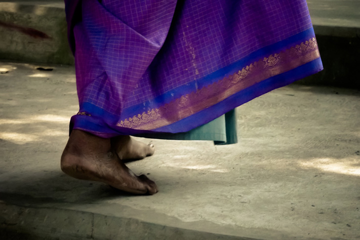 6 Home Remedies To Get Over Cracked Heels