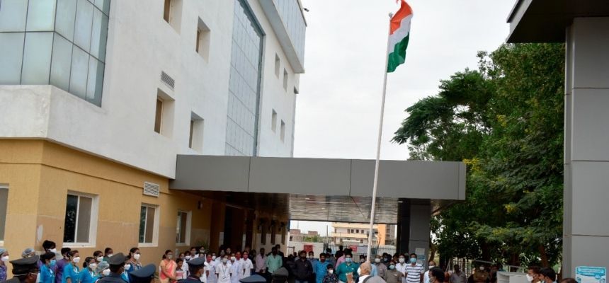 75th Independence Day Celebrated With Fervor at KIMS Saveera Anantapur
