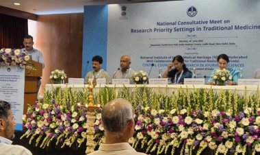 CCRAS Hosts National Consultative Meet on Traditional Medicine Research Priorities setting with WHO and Signs MoUs with Shri Krishna Ayush University and Dabur India Ltd.