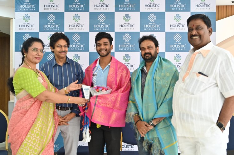 Sri Sri Holistic Hospitals Felicitates Champion Padiga Tejesh