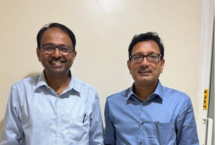 Neck tumor causes recurrence of kidney stone in 29 year young women AINU Successfully Treated Rare Case of Recurrent Renal Stones Caused by Parathyroid Adenoma